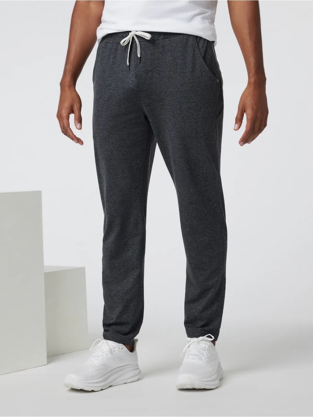 Vuori Ponto Performance Pant in Charcoal Heather Athleisure Active Minimalist